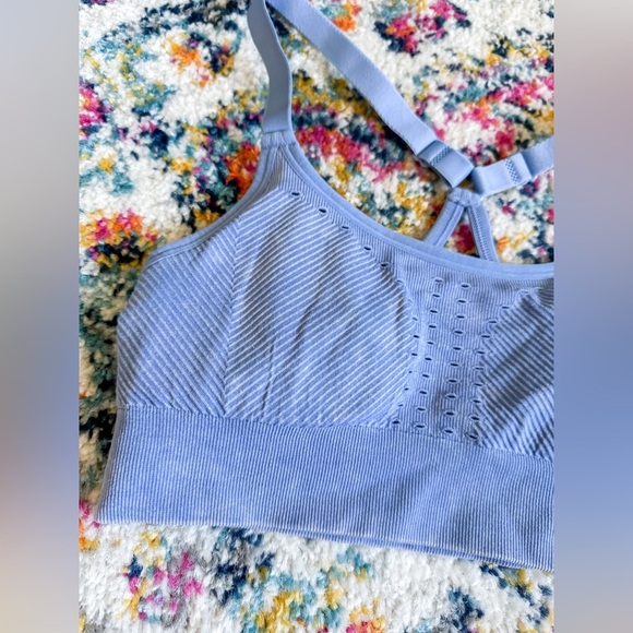 Sports bra | All in Motion - Picture 2 of 4